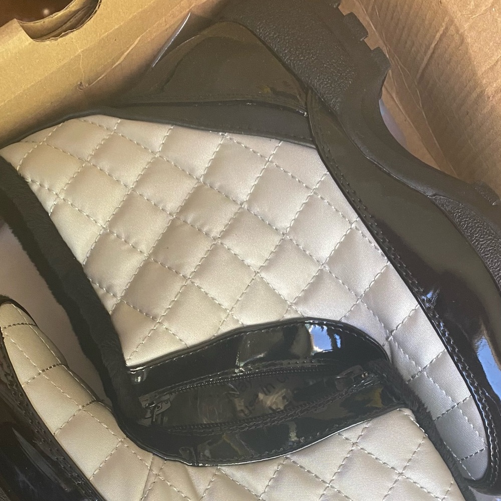 Sporto boots.  Size 6.  Worn once.  Comes from a home with NO pets.